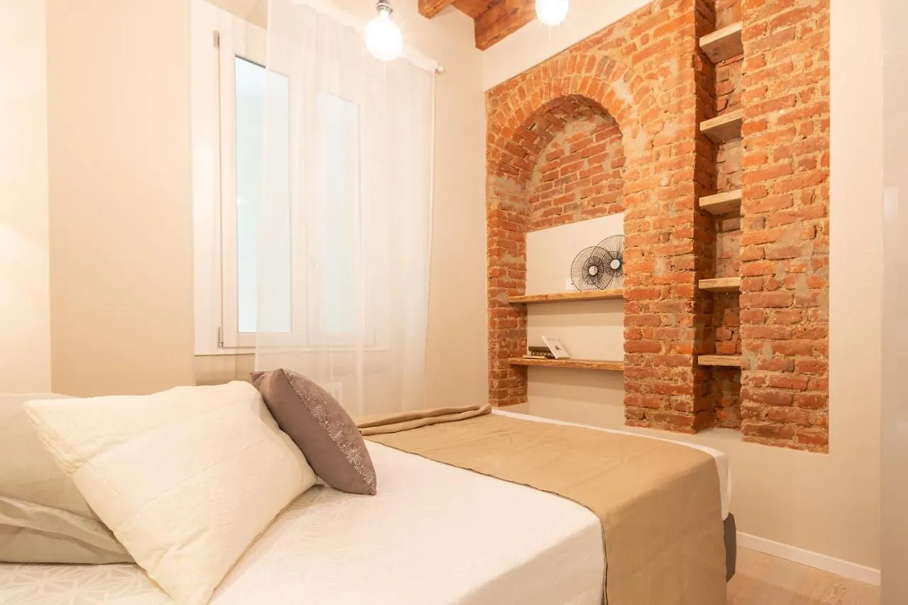 Mo22 Loreto- Duomo- Chic - Luxury - Boho Milan 0*,  Italy