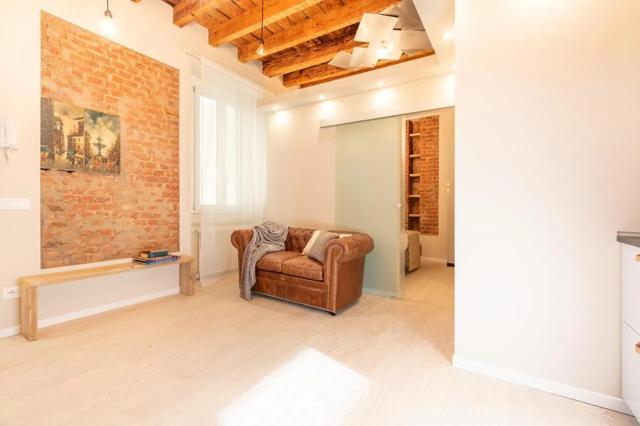 Apartment Mo22 Loreto- Duomo- Chic - Luxury - Boho Milan Italy